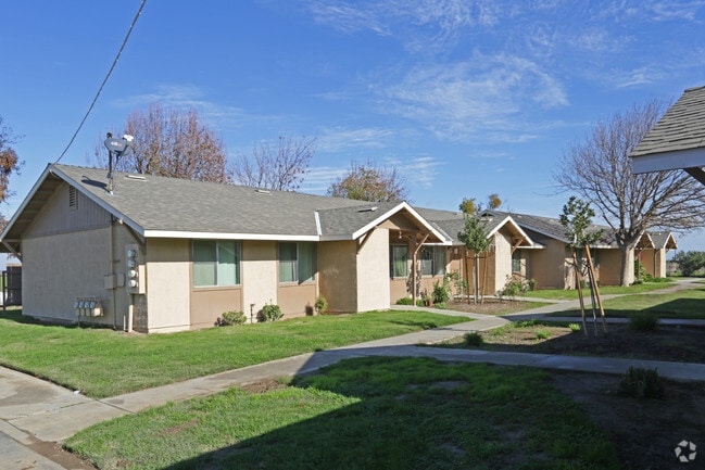Conquistador Villa Apts