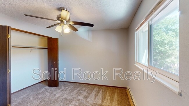 Building Photo - 345 Gahart Dr