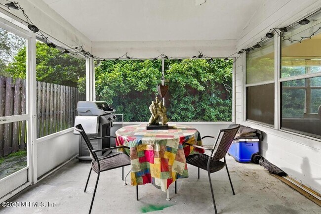 Building Photo - 1675 Rustling Dr