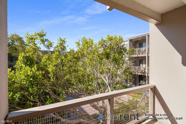 Building Photo - 1 br, 1 bath Condo - 2 Anchor Dr, Emeryvil...