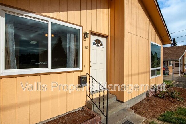 Building Photo - 30 N Main St