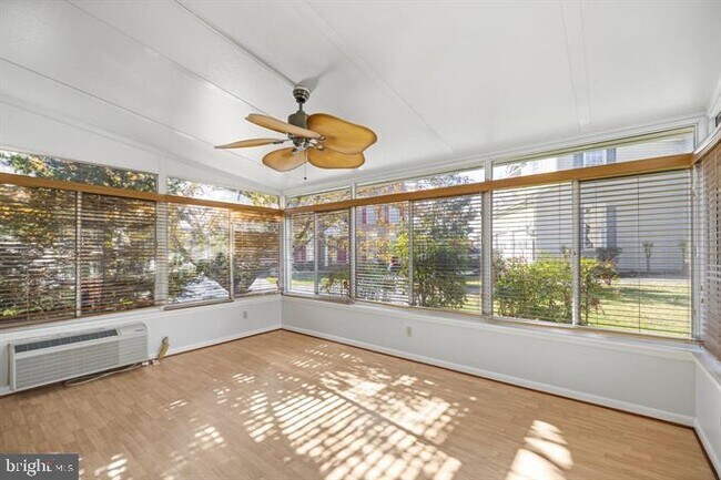 Building Photo - 18953 Longhouse Pl