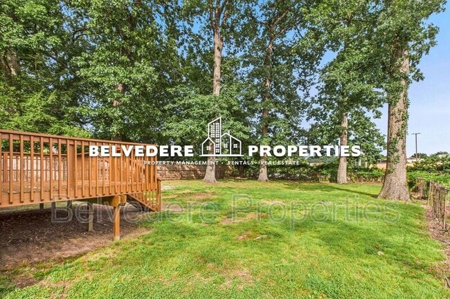 Building Photo - 2913 Wildwood Dr