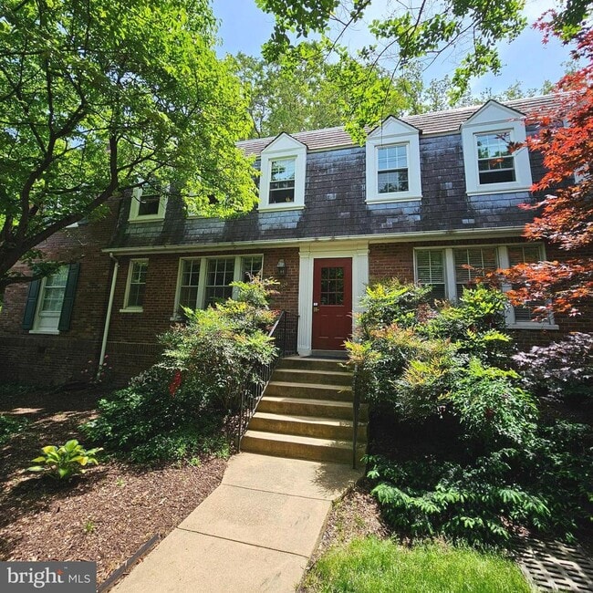 Building Photo - 1806 Key Blvd