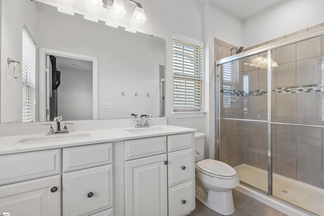 Building Photo - 23 Itasca Dr