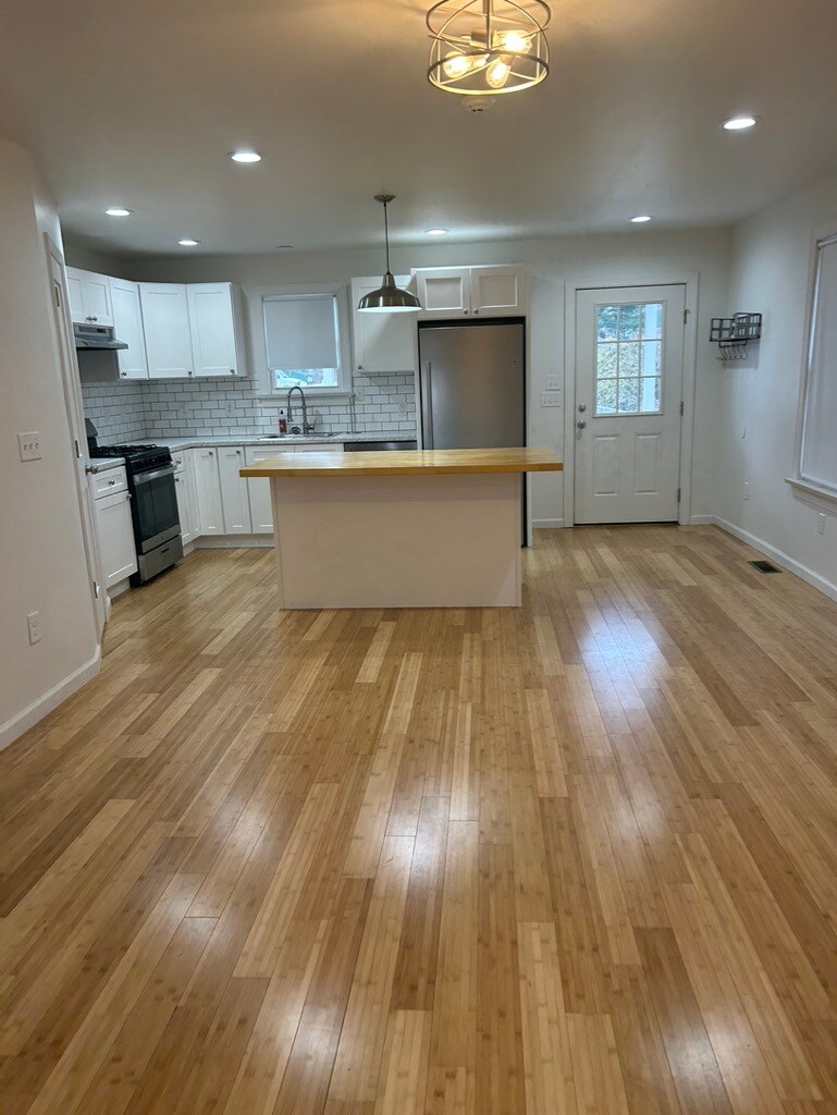 Dining Area - 23 9th St