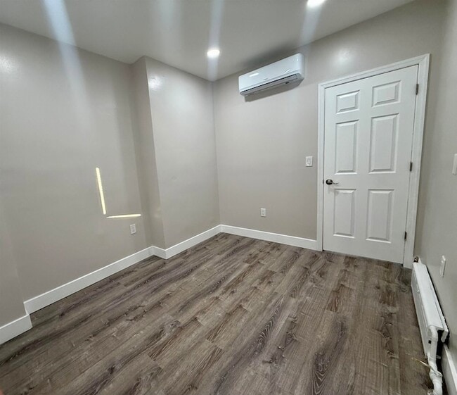 Building Photo - 330 Jackson St