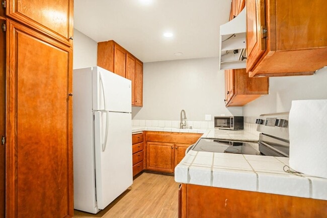Building Photo - 3857 Camino Lindo