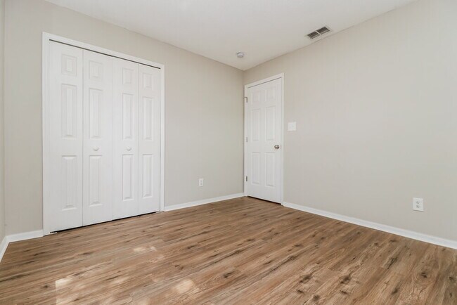 Building Photo - 2135 Remington Pointe Blvd