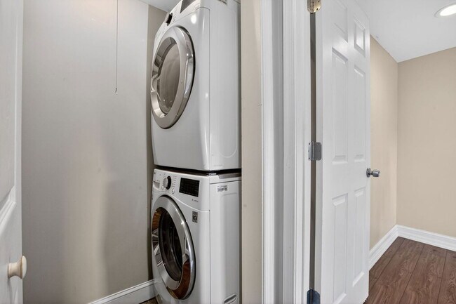 Building Photo - 17930 Beech Ln