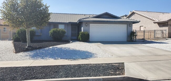 Building Photo - Silverlake's Home- 3 Bedrooms, 2 Bathrooms...