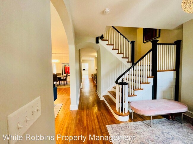 Building Photo - 5 br, 3.5 bath House - 1015 N Rodney St.