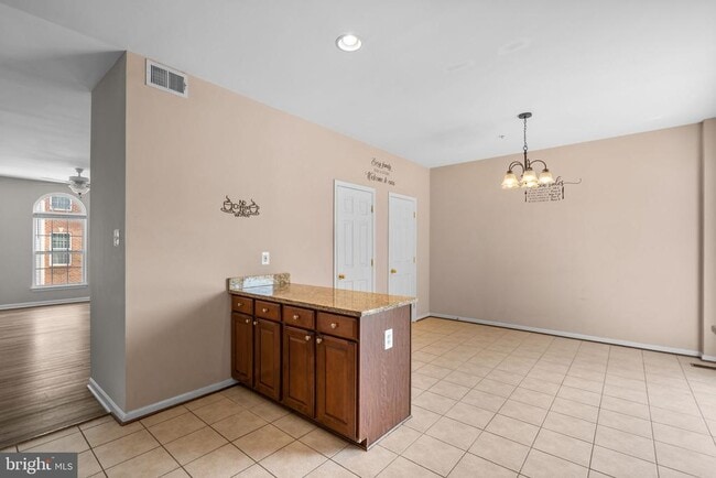 Building Photo - 7129 Water Oak Rd
