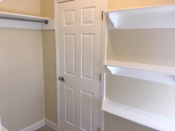 Building Photo - 398 Douglas St