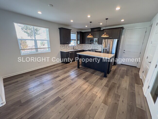 Building Photo - AVAILABLE NOW - 3 Bed/ 2.5 Bath Beautiful SLO Home