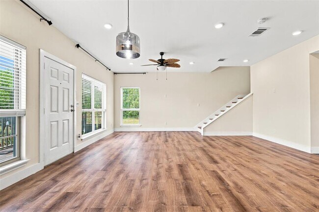 Building Photo - 600 Highland Ranch Way