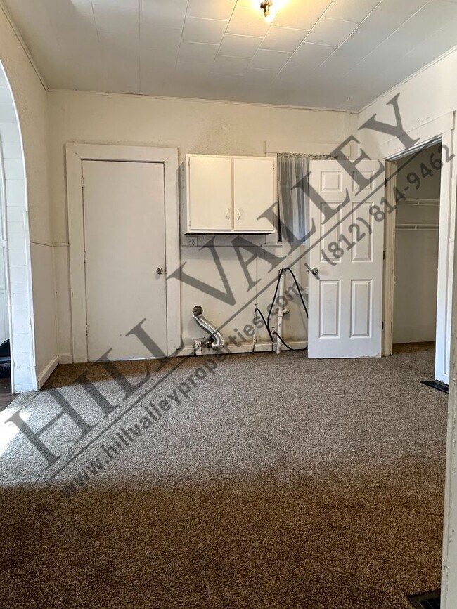 Building Photo - Large four bedroom in Farrington's Grove H...