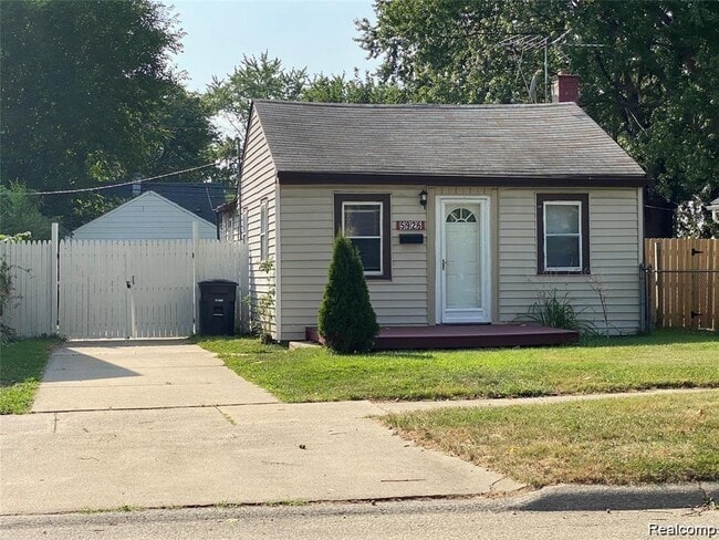 Primary Photo - 5926 Cherokee St