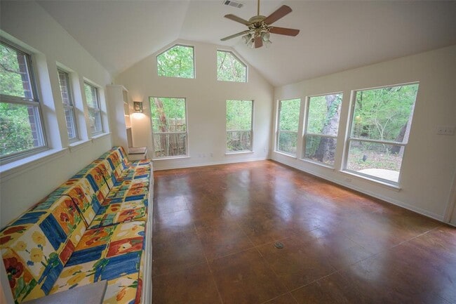 Building Photo - 6000 La Naranja Ln
