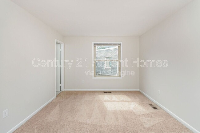 Building Photo - 1746 Dogwood Dr