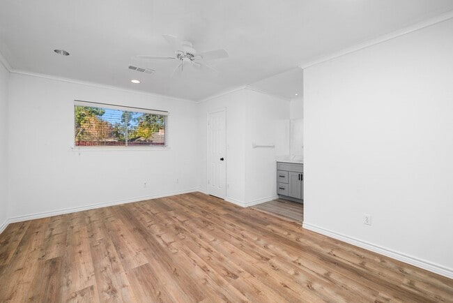 Building Photo - 8826 Langdon Ln