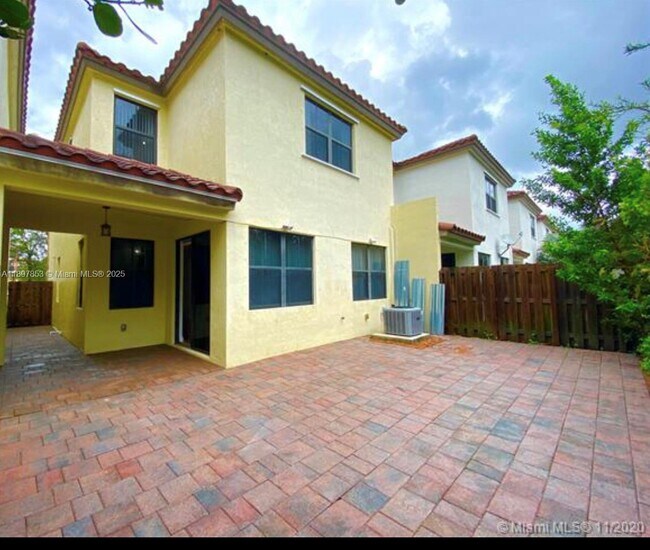 Building Photo - 10306 NW 70th Terrace