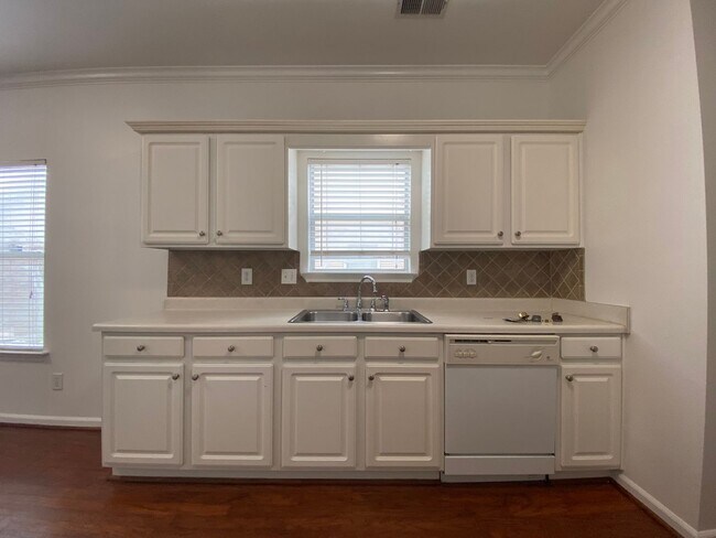 Building Photo - Home for rent in Hoover!!!! Available to V...