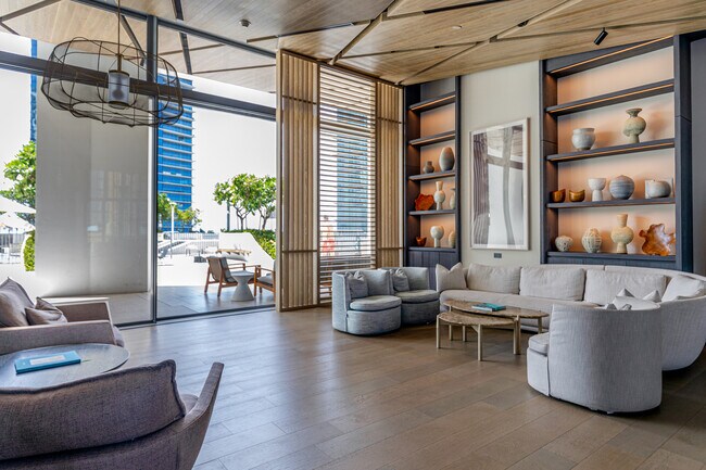 Building Photo - 1000 Auahi St