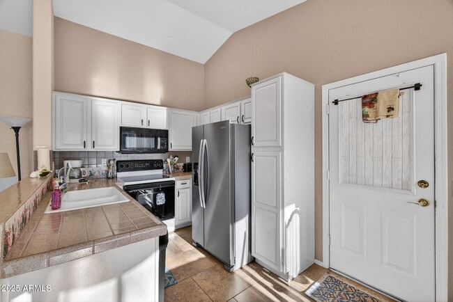 Building Photo - 1831 E Lindrick Dr