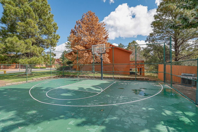 Building Photo - 2650 N Valley View Rd