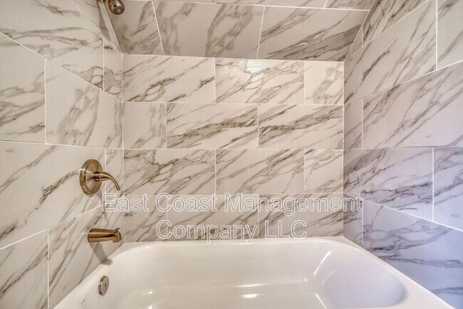 Building Photo - 9616 Mason Ave