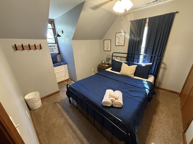 Building Photo - 1012 Windward Psge