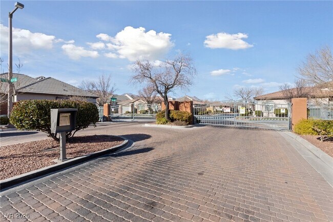 Building Photo - 10498 Promenade Park Ct