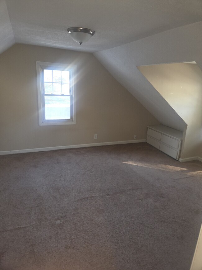 Building Photo - 63 Granger St