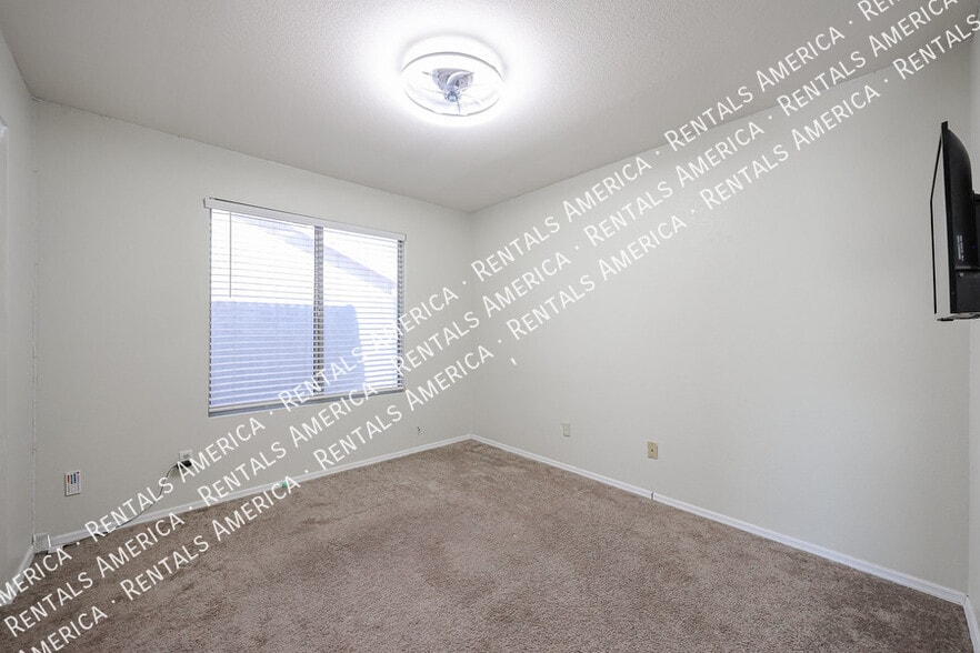 Building Photo - 6101 W Whispering Wind Dr