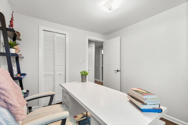 Building Photo - 3205 Woodland Ave