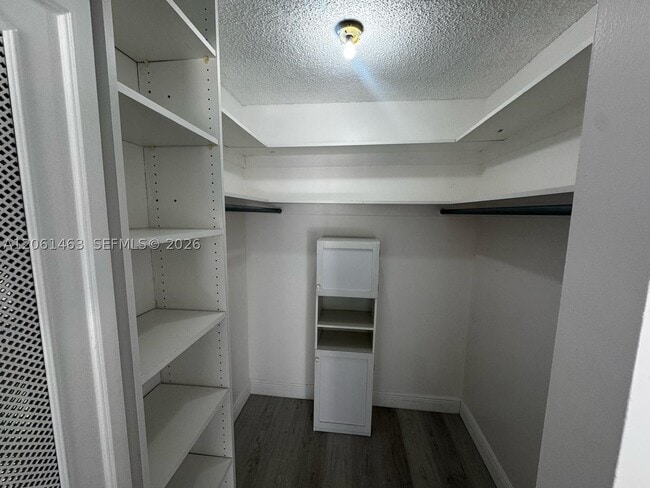 Building Photo - 17011 N Bay Rd