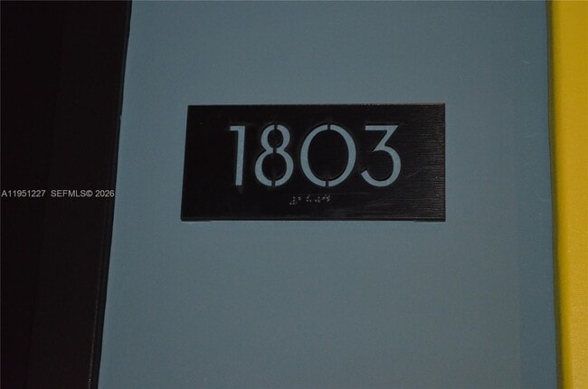 Building Photo - 121 NE 34th St