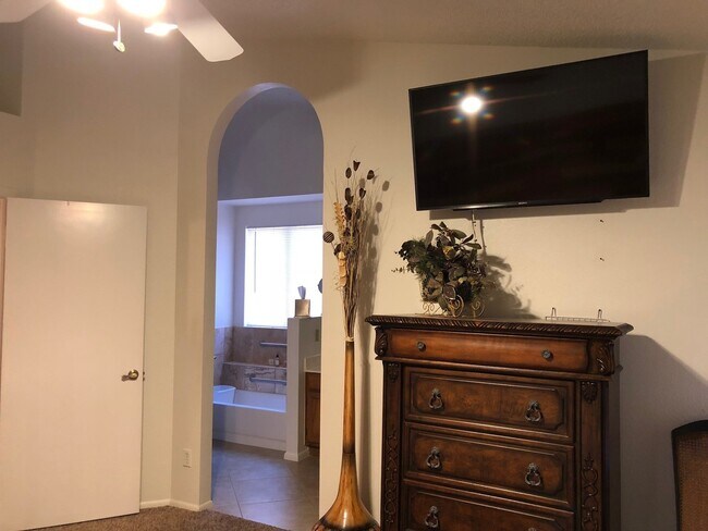 Building Photo - Lovely Home in 45+ Active Adult Community of Leisure World.  Available April 2026 Ongoing.