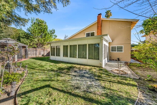 Building Photo - 40232 San Sebastian Pl