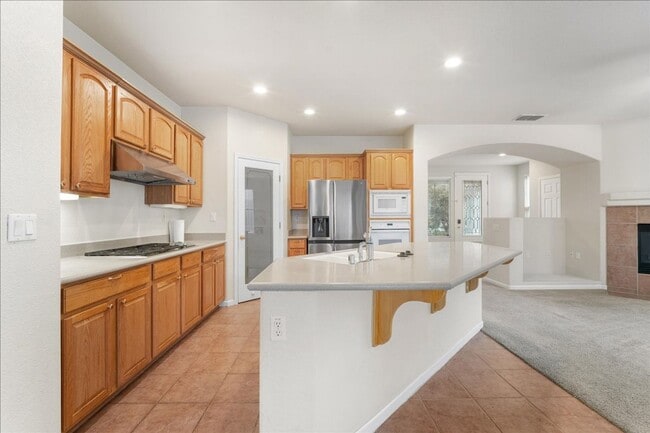 Building Photo - 1073 Huntly Dr