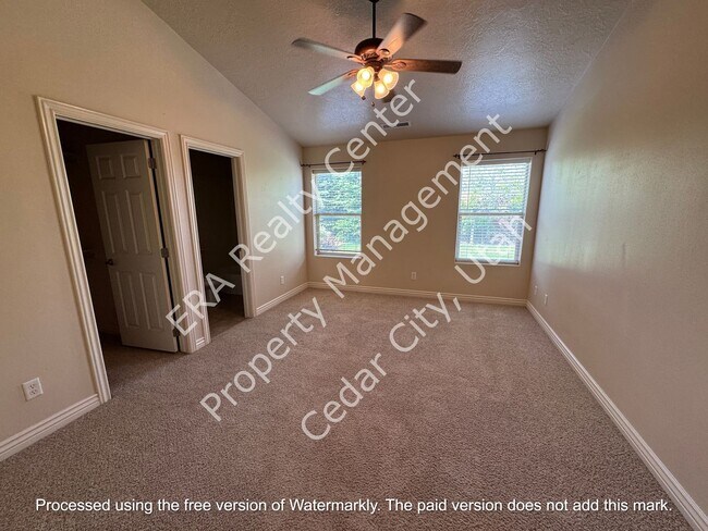 Building Photo - 1434 Southern View Dr