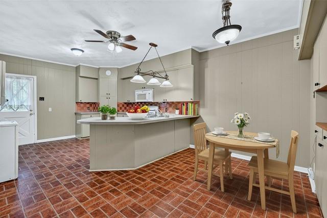 Building Photo - 116 N Willow St