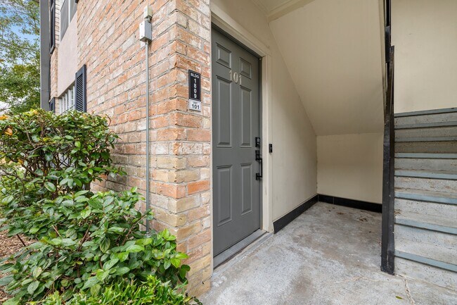 Primary Photo - 1809 Stoney Brook Dr