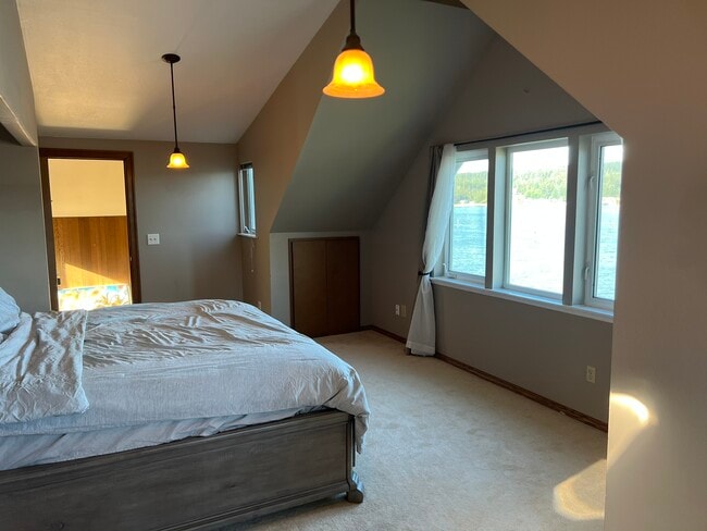 Building Photo - 13603 Goodrich Dr NW