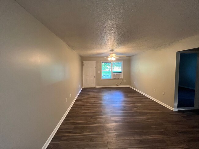 Building Photo - 4322 Banks Dr