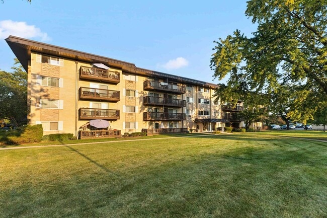 Building Photo - 2226 S Goebbert Rd