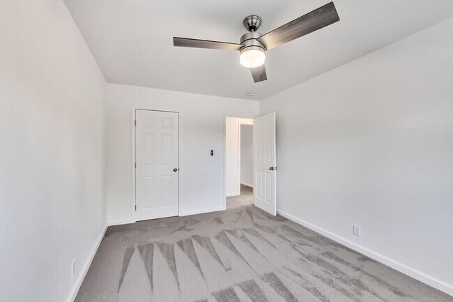 Building Photo - 897 Northrup St