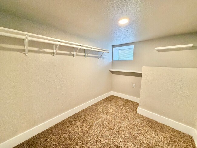 Building Photo - Updated 4BR with Fireplace, Deck & Private Backyard