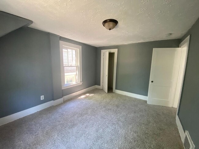 Building Photo - 937 Lawton St